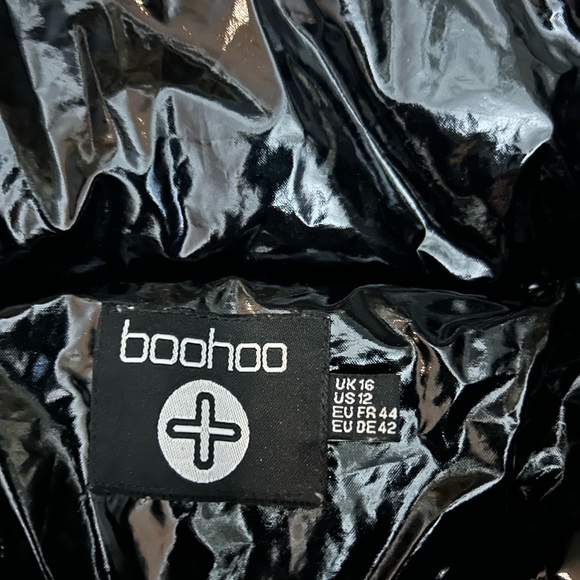 DO NOT PURCHASE ✨Quilted shiny puffer coat from boohoo✨
Size fits medium/large - Picture 3 of 3